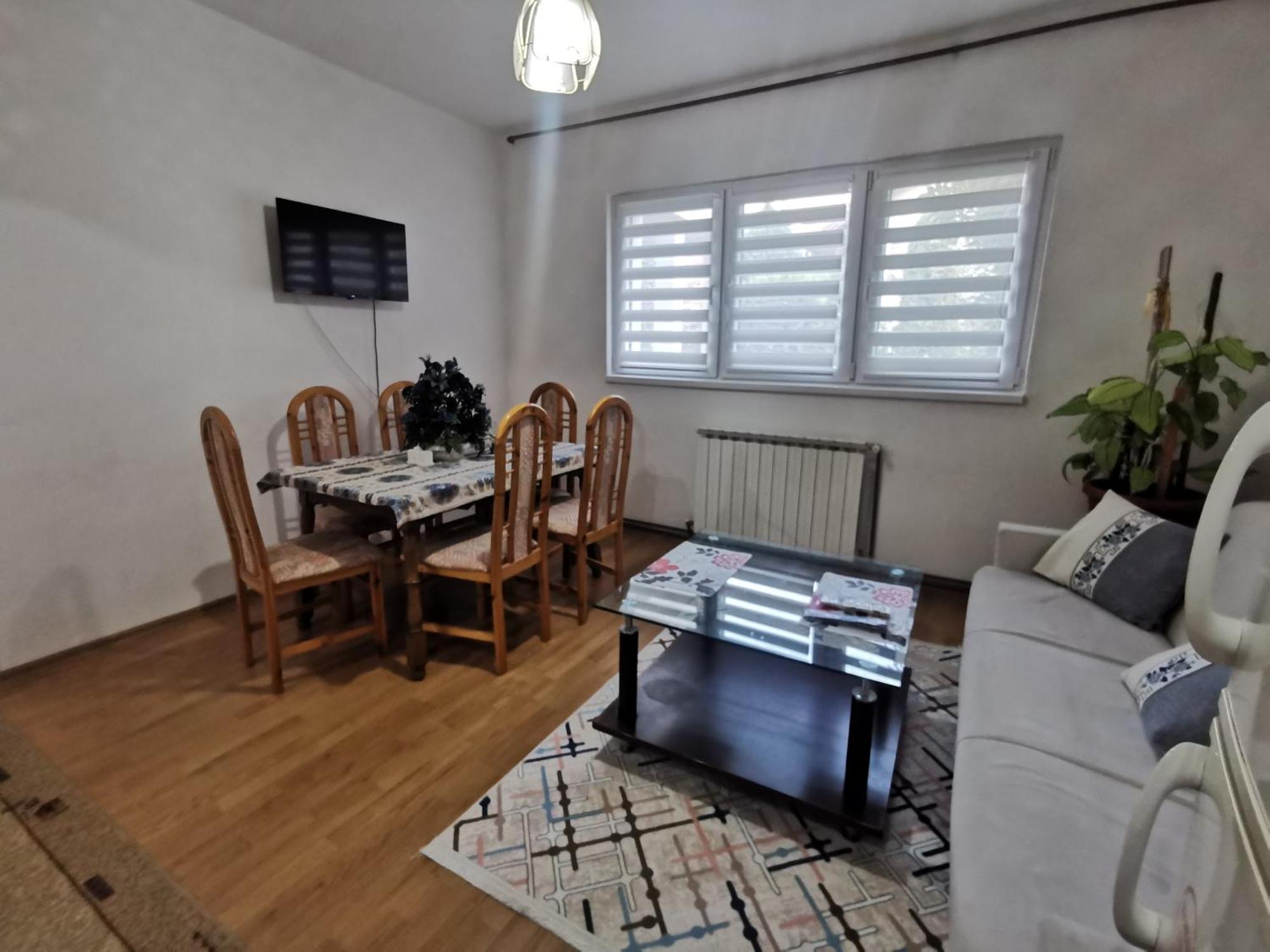 Rest & Recharge 4Bdr Apt- Free Parking, Ac & Garden ซาราเยโว ภายนอก รูปภาพ